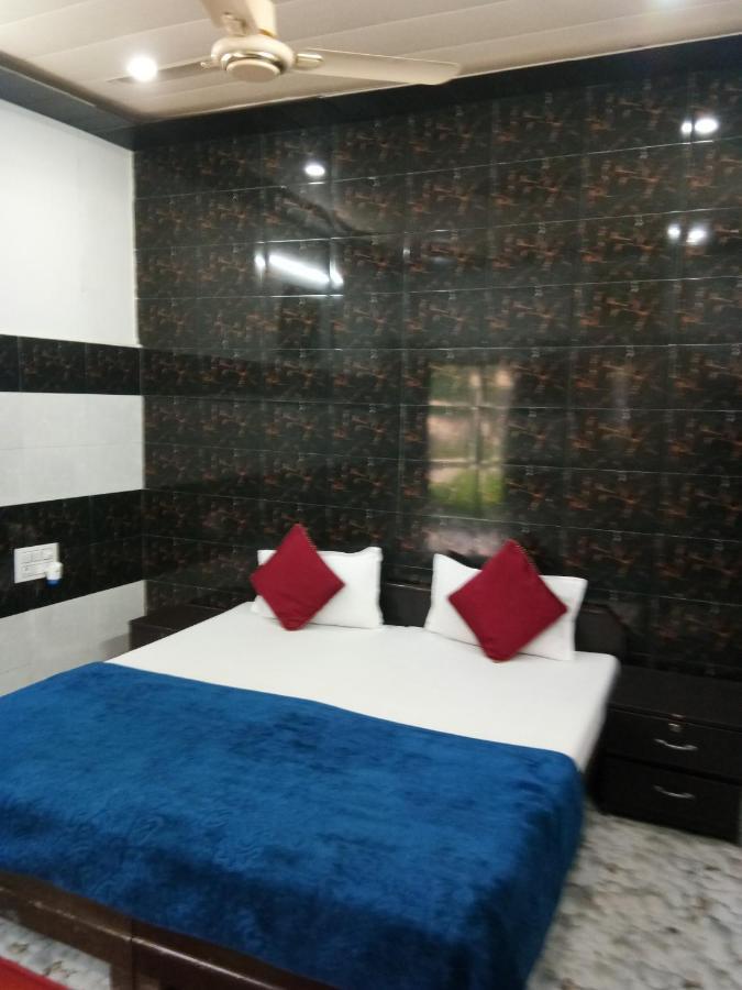 Radha Krishna Dham Villa Vrindavan Ngoại thất bức ảnh