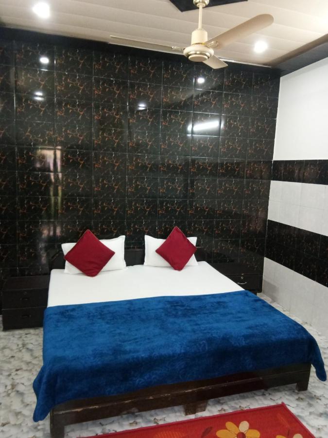 Radha Krishna Dham Villa Vrindavan Ngoại thất bức ảnh