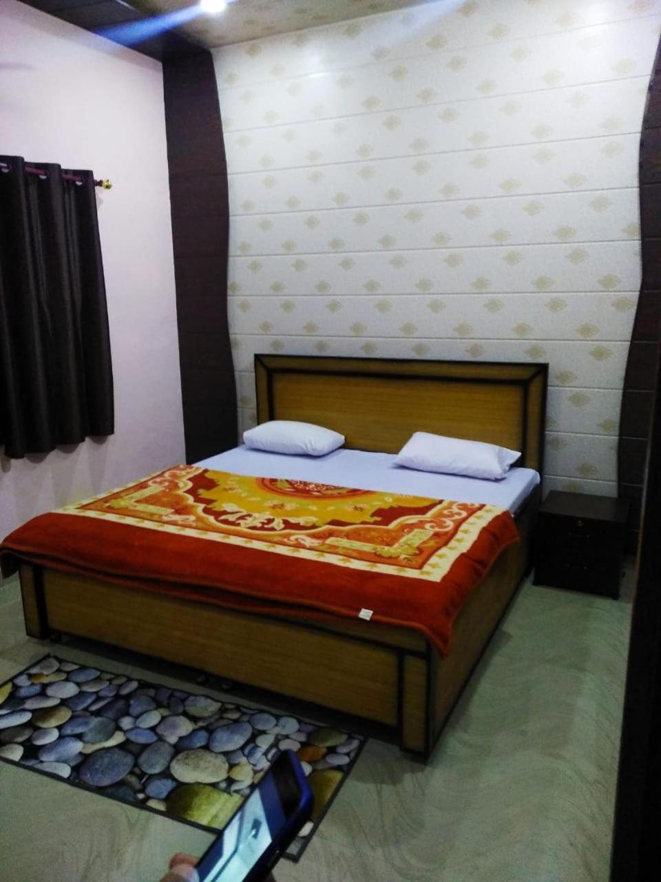 Radha Krishna Dham Villa Vrindavan Ngoại thất bức ảnh