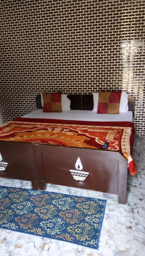 Radha Krishna Dham Villa Vrindavan Ngoại thất bức ảnh